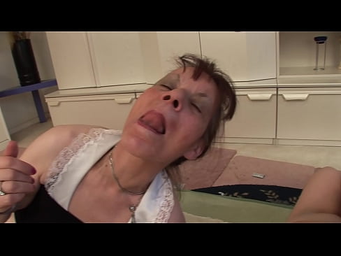 ❤️ Dy gjyshe dhe një gjysh kanë një treshe ️ Vetëm porno në sq.milf300com.ru ️❤