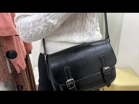 ❤️ Masturbim publik i kurvës së re FeralBerry me një dildo në dhomën e montimit ️ Vetëm porno në sq.milf300com.ru ️❤
